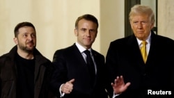 Rais mteule wa Marekani Donald Trump na Rais wa Ukraine Volodymyr Zelenskiy baada ya mkutano wao na Rais wa Ufaransa Emmanuel Macron, Paris, Disemba 7, 2024. Picha ya Reuters