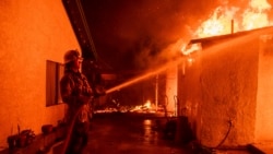 El Gobernador de California pide al Congreso ayuda para la reconstrucción de las zonas afectadas por los incendios del mes pasado