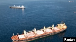 Meli ya mizigo ya Rubymar, iliyobeba nafaka za Ukraine, inaonekana katika Black Sea karibu na Istanbul, Uturuki Novemba 2, 2022. REUTERS/Mehmet Emin Calsikan