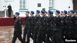 Президент Росії Володимир Путін проводить огляд почесної варти Президентського полку після церемонії інавгурації в Кремлі в Москві, Росія, 7 травня 2024 року. Sputnik/Михайло Терещенко/REUTERS