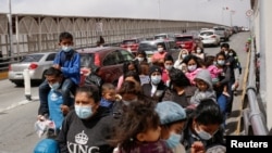 Datos oficiales indican que la mayoría de los menores de 18 años no acompañados que han sido interceptados por la Patrulla Fronteriza durante este año fiscal son de origen guatemalteco, seguido de mexicanos, hondureños y salvadoreños.