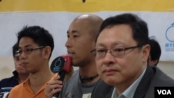 和平佔中倡議者之一戴耀廷（右一）表示，不排斥建制派或不同意見人士參與第二輪商討日