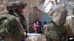 Isroil askarlari G'arbiy sohilda qidiruv ishlari olib borayapti.