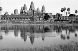 រូបឯកសារ៖ ទិដ្ឋភាពនៃប្រាសាទអង្គរវត្តរបស់ប្រទេសកម្ពុជា ដែលស្ថិតនៅក្នុងខេត្តសៀមរាប កាលពីថ្ងៃទី ១ ខែធ្នូ ឆ្នាំ ១៩៦៧។