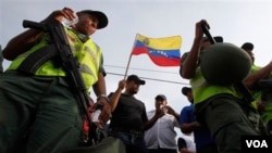 La petición remitida a la CIDH solicita que la Comisión presione al Estado venezolano para que promulgue una ley de transparencia.