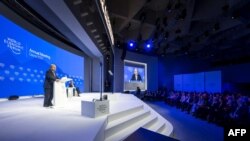 Secretário-Geral da ONU, António Guterres, discursa durante a reunião anual do Fórum Económico Mundial (FEM) em Davos, a 22 de janeiro de 2025.