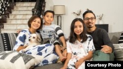 Aliya Amitra dan keluarga (foto: courtesy).