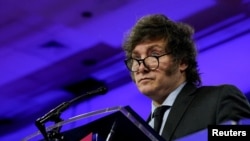 ARCHIVO - El presidente argentino Javier Milei habla en una conferencia en Maryland, Estados Unidos, el 24 de febrero de 2024.