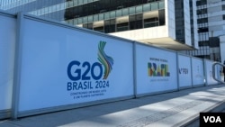 位於巴西首都里約熱內盧市區的G20峰會標誌。 (美國之音記者李逸華拍攝，2024年11月18日)