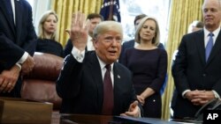 Trump explicó que aún no las han presentado porque ha estado ocupado, pero que ya las terminó.