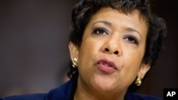 La fiscal general de EE.UU., Loretta Lynch, dice que respetará decisión de fiscales y el FBI sobre investigación de emails de Hillary Clinton.