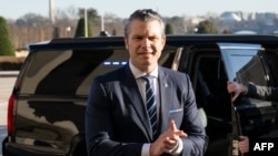 ABD’nin yeni Savunma Bakanı Hegseth gazetecilere yaptığı açıklamada, "Müttefiklerimize karşı daha iyi bir dost, bizi sınamak ve denemek isteyenlere karşı ise daha güçlü bir düşman olacağız" dedi. 