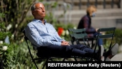 CDC očekuju da će ažurirane smjernice podstaći više građana na vakcinisanje. (Foto: REUTERS/Tami Chappell)