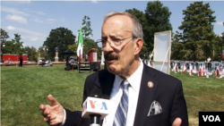 资料照片:美国众议院外交委员会民主党主席恩格尔众议员近日接受美国之音的采访。