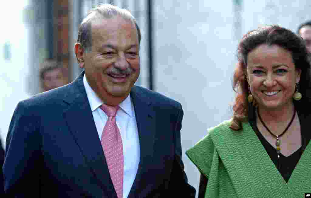 Carlos Slim Helu (left), age 73. Net worth: $73 billion