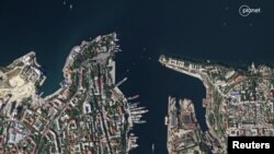 Супутниковий знімок штаб-квартири Чорноморського флоту РФ у Севастополі після удару України, 21 вересня 2023. PLANET LABS PBC/Handout via REUTERS