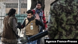 به باور مرکز خبرنگاران افغانستان، حاکمیت و فرهنگ معافیت از مجازات علیۀ خبرنگاران و همچنان افزایش فشار و اعمال محدودیت‌ها بر آنان، پیامدهای زیان‌بار در پی خواهد داشت.