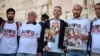 Rođaci civila koje je oteo Hamas 7. oktobra, pred Zidom plača u Jerusalimu (Foto: Yuri CORTEZ/AFP)