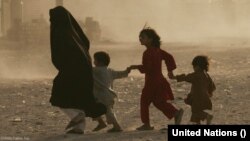 ملل متحد گفته است که بیش از ۵۰ در صد کودکان زیر پنج در سراسر افغانستان با "سوء تغذید شدید" دست و پنجه نرم می کنند.