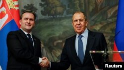 ARHIVA - Ministri spoljnih poslova Srbije i Rusije Nikola Selaković i Sergej Lavrov posle sastanka u Moskvi, 16. aprila 2021. 