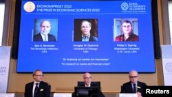 Shvetsiya Fanlar akademiyasida 2022-yilgi Nobel mukofotining iqtisodiyot yo'nalishidagi sovrindorlari e'lon qilinmoqda, Stokgolm, 1o-oktabr, 2022