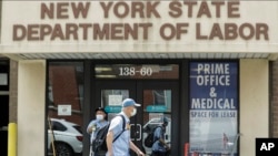 Kantor Departemen Tenaga Kerja Negara New York di wilayah Queens, New York, 11 Juni 2020. (Foto: dok).
