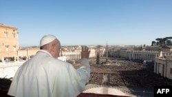 Le pape François peu avant son traditionnel discours "Urbi et Orbi", le 25 décembre 2019. (AFP PHOTO /VATICAN MEDIA)
