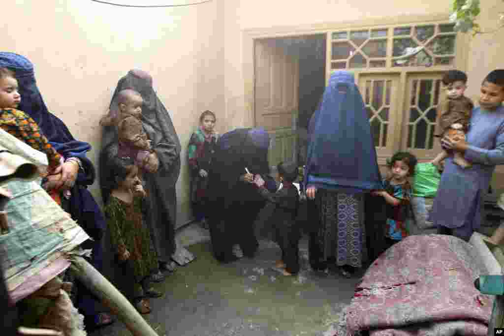 په جلال اباد ښار کې د پولیو واکسین کمپاین&nbsp;