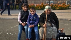 ԼՂ-ից տեղահանված ընտանիք