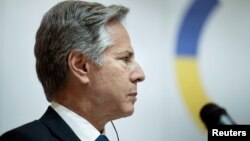 Перебуваючи у Києві, держсекретар США Ентоні Блінкен заявив: "Нова допомога на загальну суму понад 1 млрд доларів включає 665,5 млн дол. на нові військові та цивільні системи безпеки". 6 вересня 2023 року. Фото: Brendan SMIALOWSKI/via REUTERS