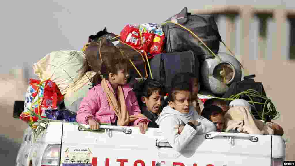 'Yan gudun hijira a Sana'a, Yemen, Afrilu 6, 2015.