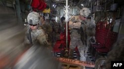 Atambayev AQSh bazasini yopish kerak deydi