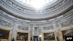 Aha ni imbere mu ngoro ya Capitol