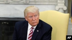 Президент Дональд Трамп в Овальному офісі Білого дому