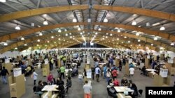 Centro de votación en Bogotá, Colombia, durante las elecciones legislativas del 11 de marzo de 2018.