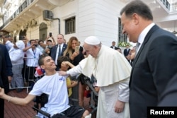 El papa Francisco se reúne con el presidente de Panamá, Juan Carlos Varela en Ciudad de Panamá, el jueves, 24 de enero de 2019.