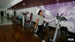 Aunque el gimnasio es una buena alternativa, simplemente caminar diariamente es suficiente para reducir riesgos de salud en el futuro.