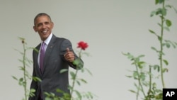 Shugaban Amurka Barrak Obama, bakin fata na farko da ya taba zama shugaban kasa. Jam'iyyar Deocrat ta tsayar dashi