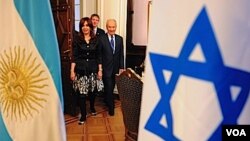 Peres dijo que la presidenta es “una de las personalidades más sobresalientes que habla en contra del anti-semitismo y del racismo”.