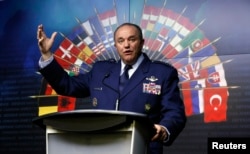 NATO bosh qo'mondoni, AQSh generali Filip Bridlov