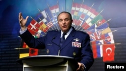 Генерал Філіп Брідлав, головнокомандуючий сил НАТО у Європі