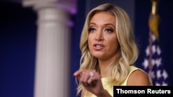 La portavoz de la Casa Blanca, Kayleigh McEnany, se dirige a los periodistas durante la rueda de prensa celebrada este jueves 16 de julio de 2020. .
