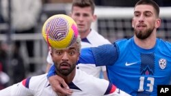 Tillman no participó en los partidos de preparación recientes y regresará a Los Angeles FC. 