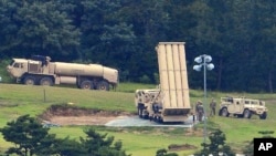 แฟ้มภาพ - ระบบป้องกันตนเองทางอากาศ Terminal High Altitude Area Defense (THAAD) ของสหรัฐฯ ประจำการที่เกาหลีใต้ วันที่ 6 ก.ย. 2017
