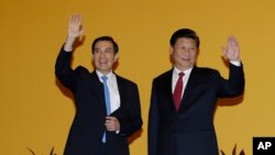 མ་དབྱིན་ཇུག་དང་ཞིས་ཅིན་ཕིང་ ༢༠༡༥ལོར་