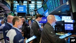 Operadores en la Bolsa de Nueva York el 27 de mayo de 2022.