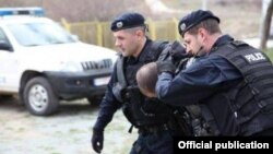 Arhiva - Pripadnici specijalnih jedinica kosovske policije u akciji, 29. juna 2018.