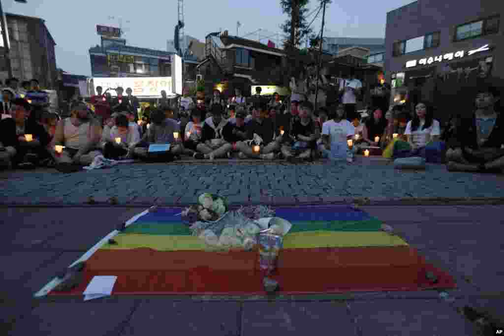 Candlelight vigil for victims of Pulse Orlando massacre, Seoul, South Korea, June 12, 2016.
