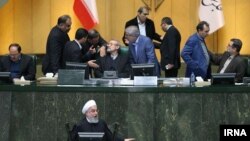 بودجه پیشنهادی دولت برای سال ۱۳۹۸ در مجموع ۱۷۰۳ هزار میلیارد تومان است و حجم آن نسبت به بودجه سال گذشته افزایش ۴۰ درصدی داشته است. 
