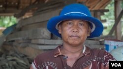 Phel Hoeun, 47 and a mother of five, lives in Siem Reap province. Her husband makes a living by working as a constructin worker. (Khan Sokummono/VOA Khmer)